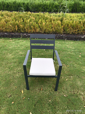 64cm Yükseklik Kol Dayama Alüminyum İstifleme Sandalye Dış Mekan Toz Boya